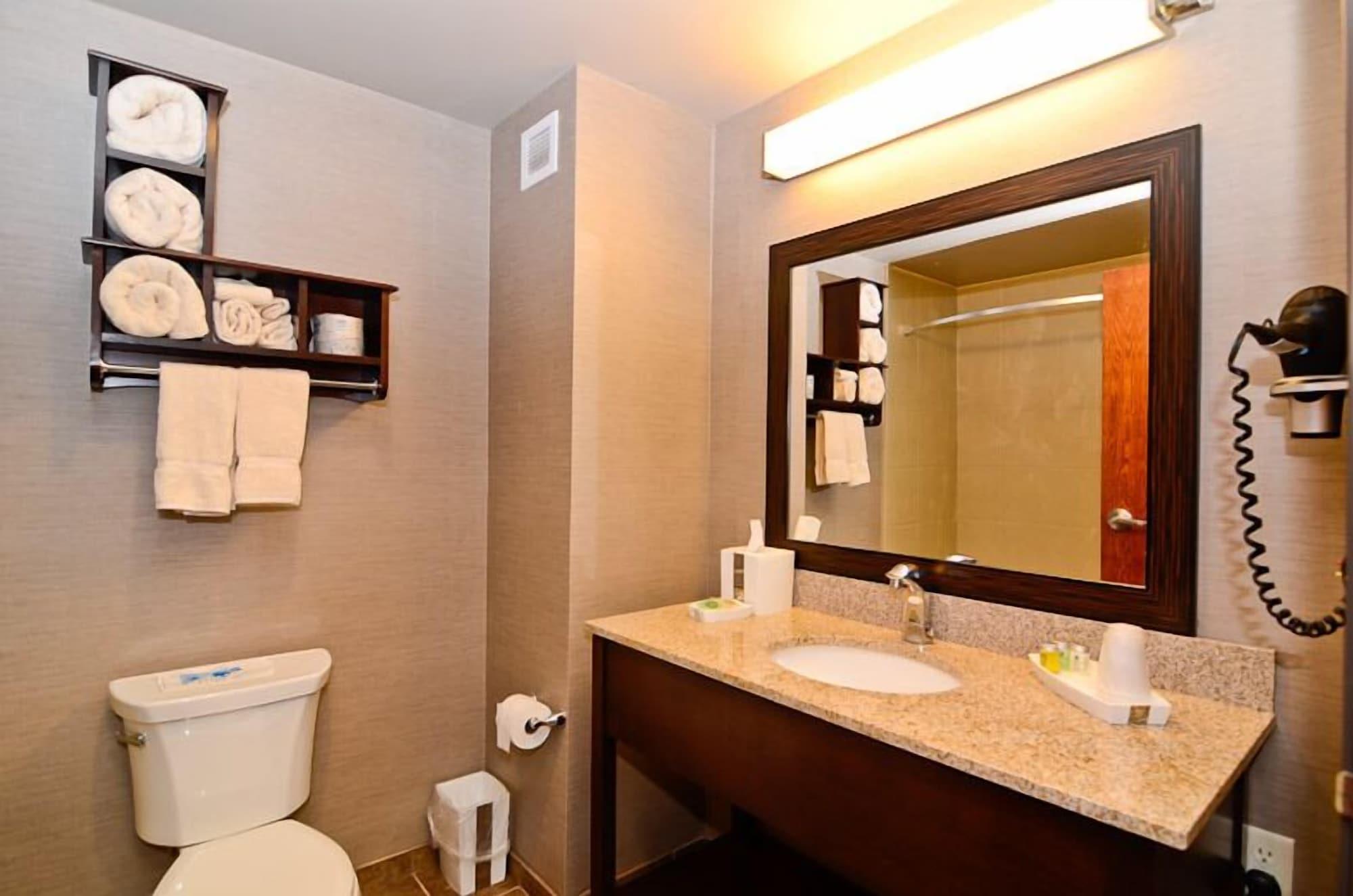Sonesta Essential Minot Hotel Bagian luar foto