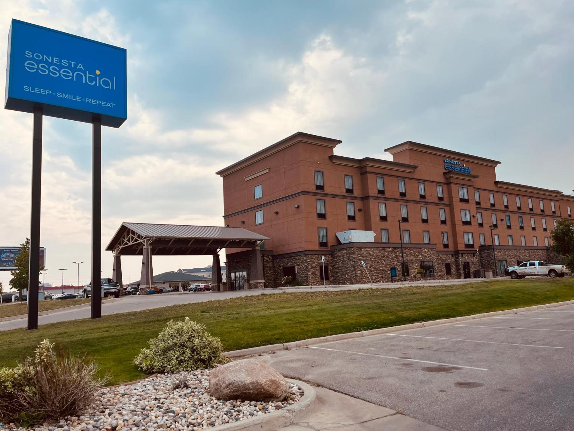 Sonesta Essential Minot Hotel Bagian luar foto