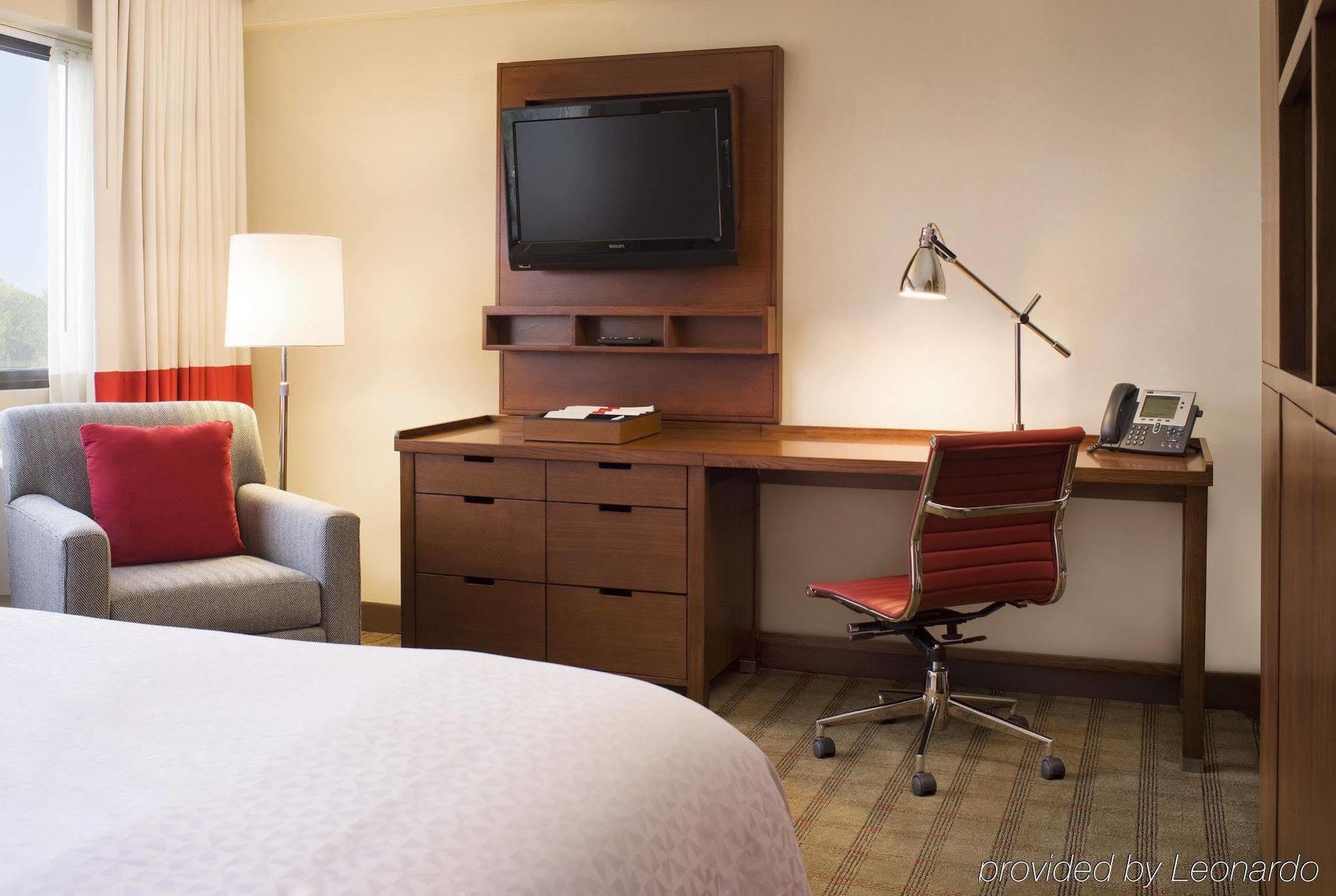 Sonesta Essential Minot Hotel Bagian luar foto