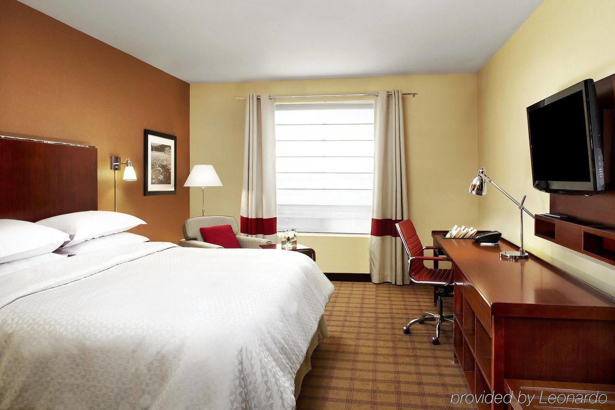 Sonesta Essential Minot Hotel Bagian luar foto